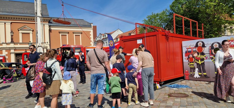 Teatro aikštėje – ugniagesių gelbėtojų šventė