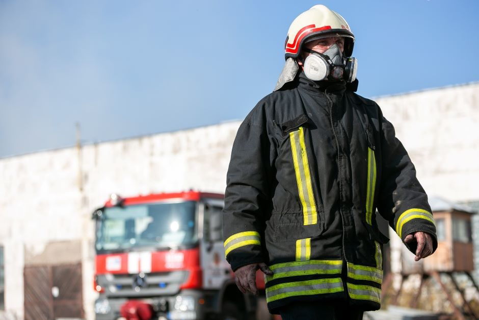 Vilniaus rajono gamybinėse patalpose kilo gaisras