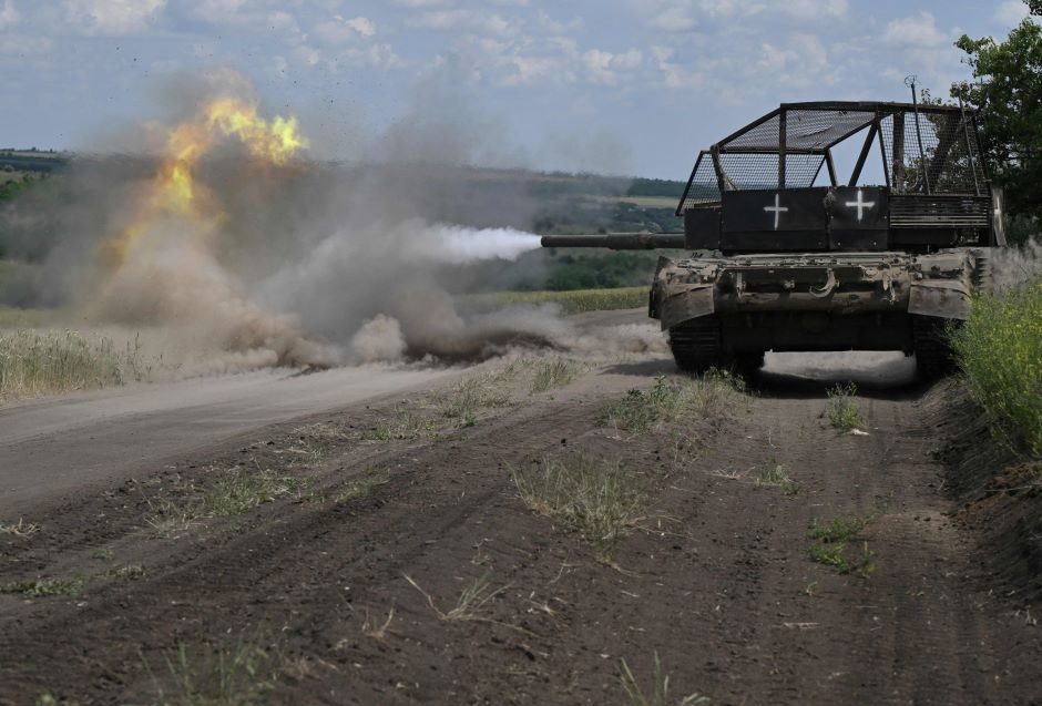 Rusai smogė Derhačių bendruomenei Charkivo srityje, yra aukų