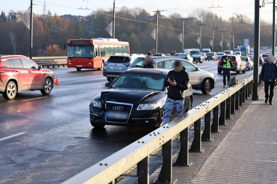 Kaune – automobilių avarijos ir spūstys