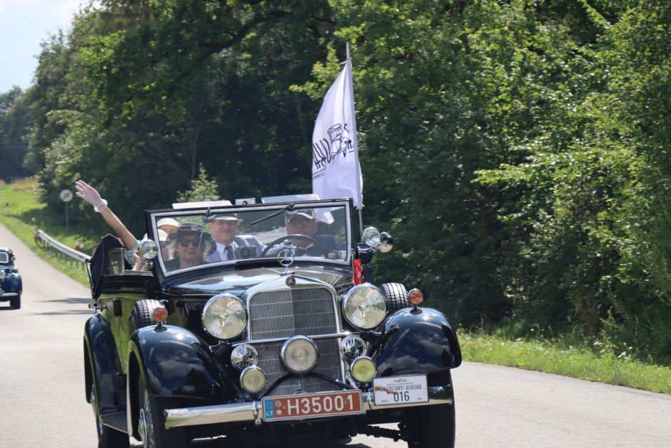 Biržų keliais riedėjo nesenstanti klasika