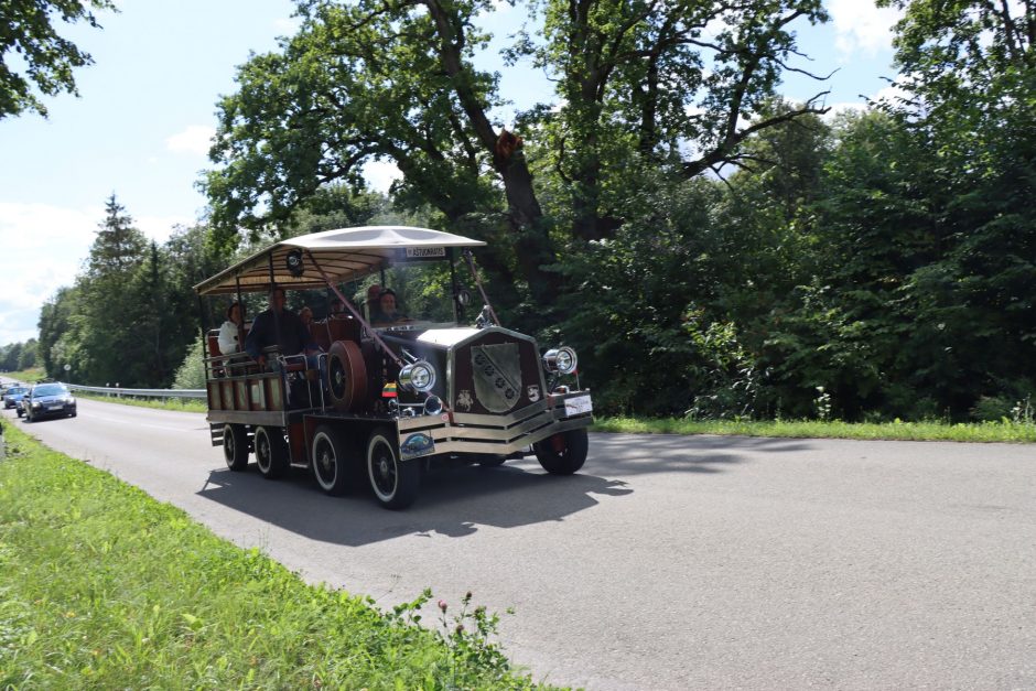 Biržų keliais riedėjo nesenstanti klasika