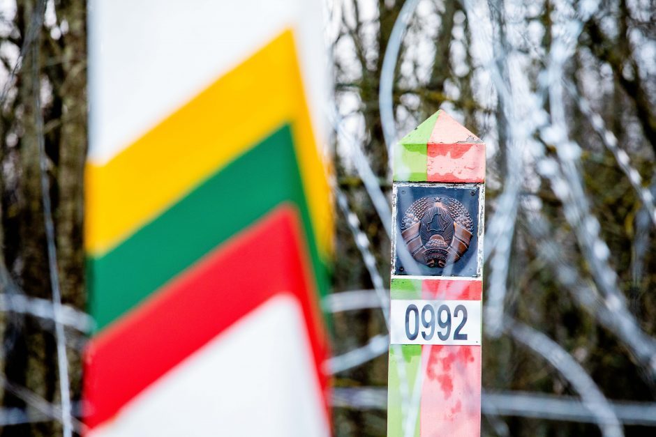 Pasieniečiai apgręžė 23 neteisėtai į Lietuvą bandžiusius patekti migrantus