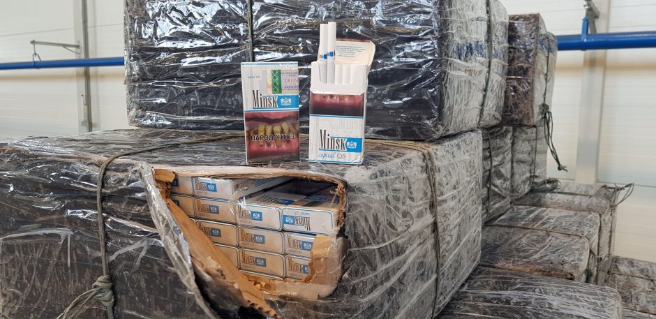 Iš Baltarusijos atvykusiame traukinyje rasta apie 213 tūkst. eurų vertės kontrabandinių cigarečių