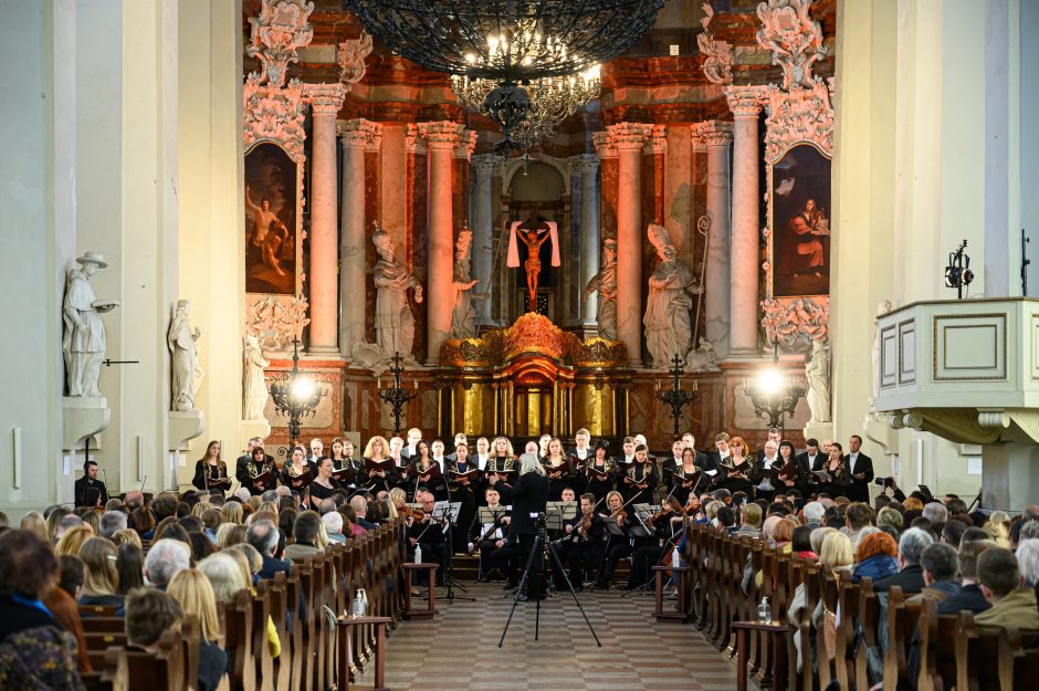 Charkivo teatro gastrolės: paskutinis koncertas – sostinės Šv. Jonų bažnyčioje