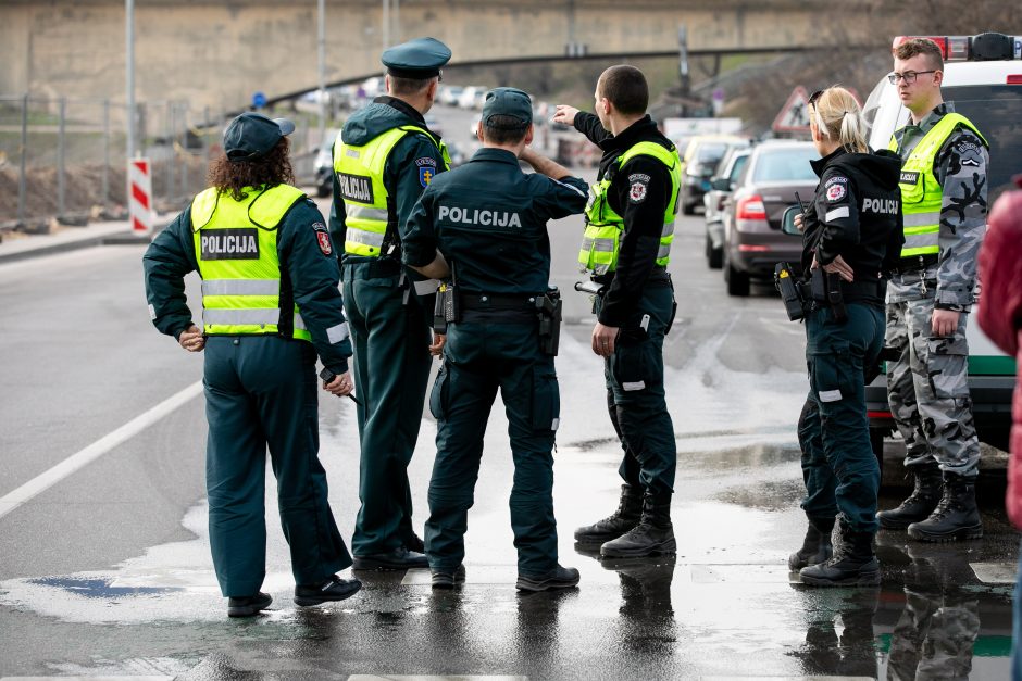 Siuntoje rasta galimai prieštankinio šaudmens dalis