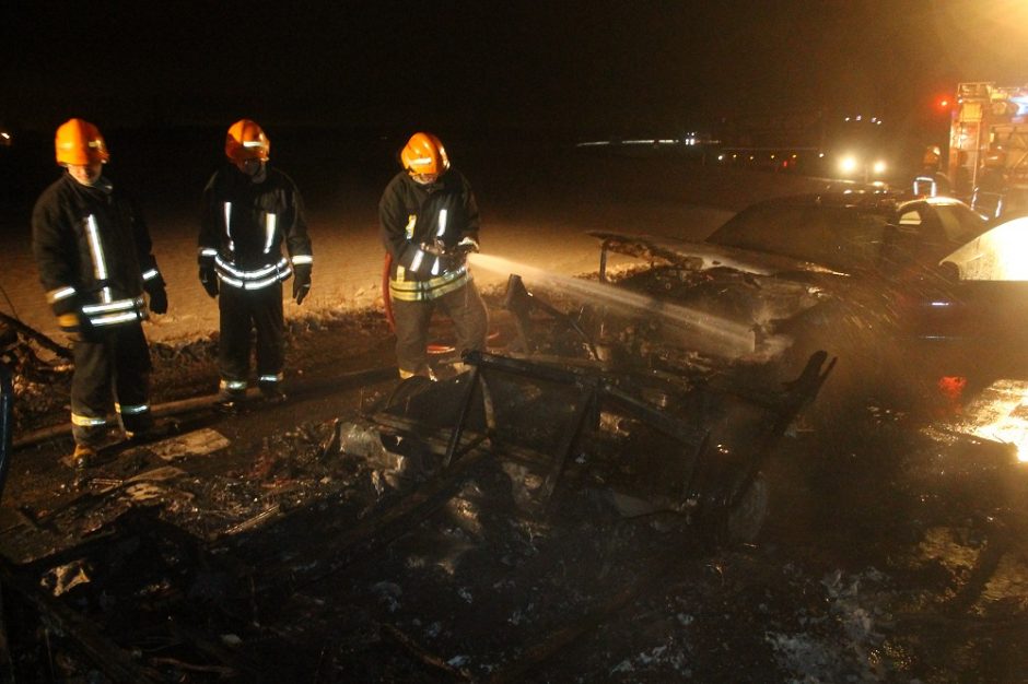 Naktį Vilniuje sprogo automobilis