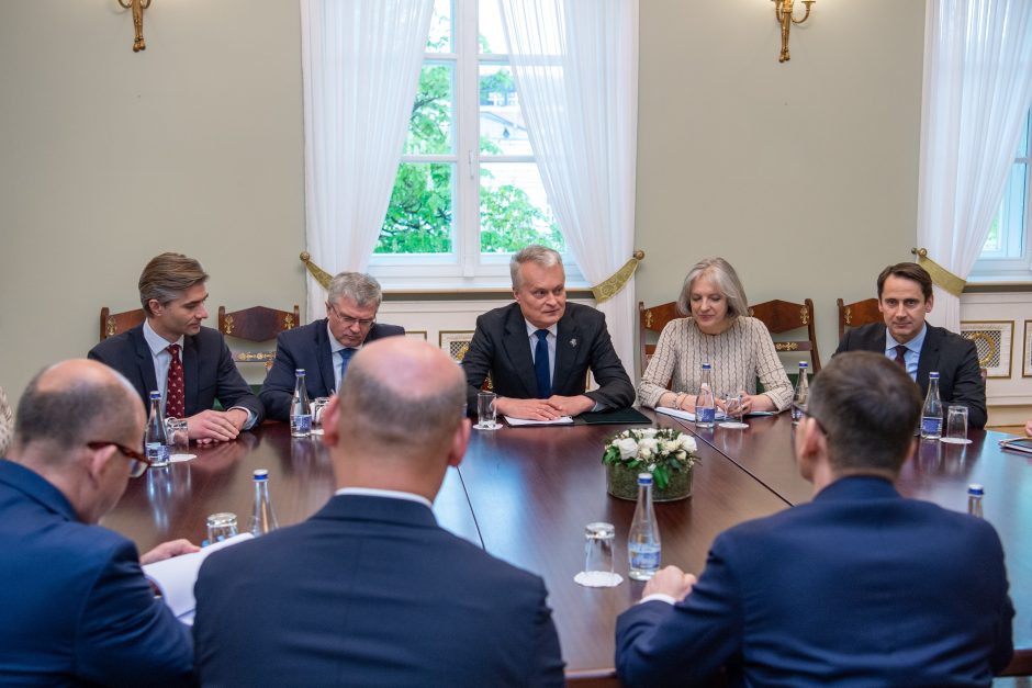 Su M. Morawieckiu susitikęs G. Nausėda kvietė spartinti sutarimą dėl NATO gynybos planų