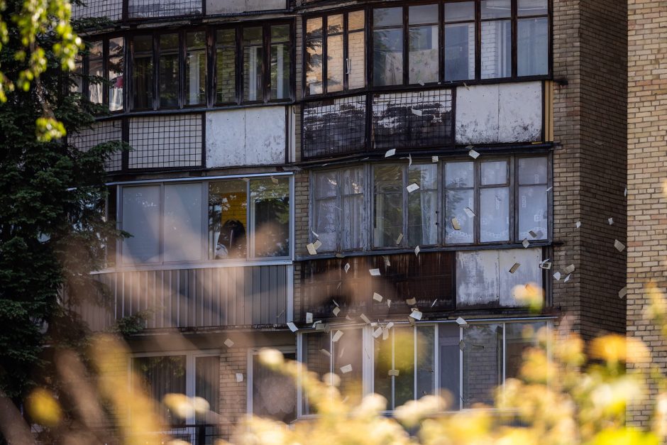 Vilniaus Žirmūnų rajone užsiliepsnojo butas, evakuota 10 žmonių