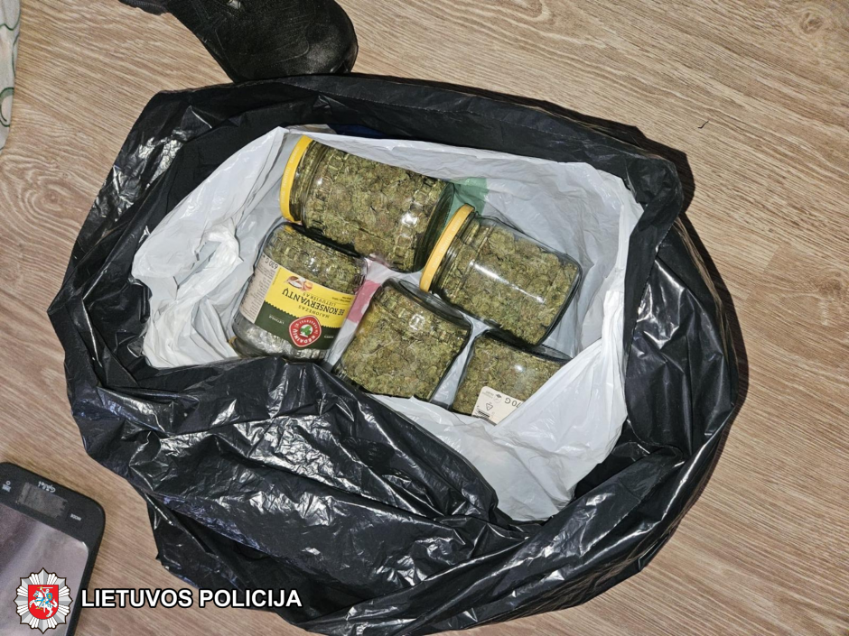 Policija sulaikė narkotikų preikeivį Marijampolėje: rasta nuo kanapių iki MDMA