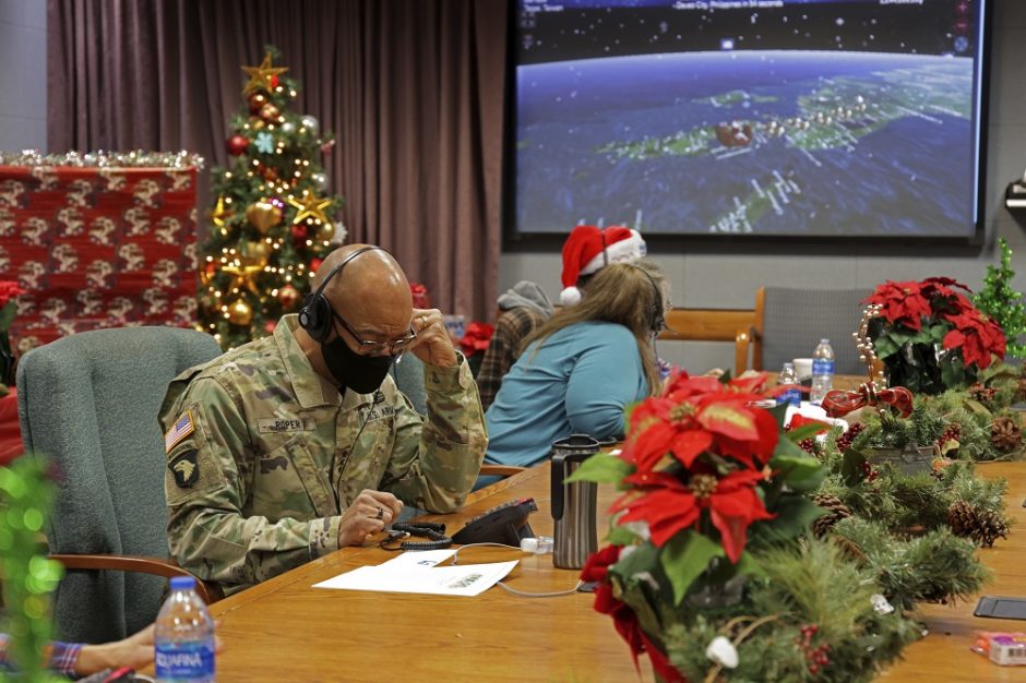 JAV pareigūnai: nei COVID-19, nei didžiulė audra Kalėdų Senelio kelionei nesutrukdys