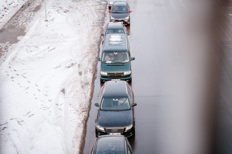 Eilės prie mobilaus testavimo punkto muša rekordus