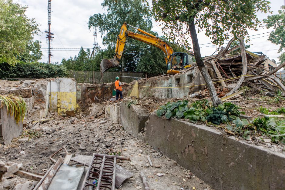 Nerimas Žaliakalnyje: iš nugriauto namo liko tik freska