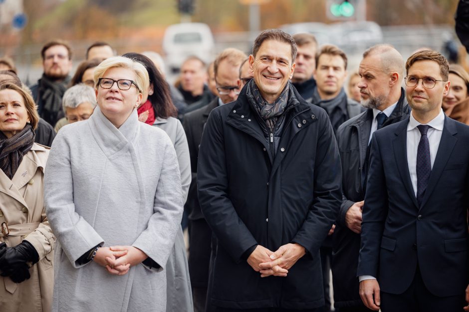 Vilniuje atidengtas simbolinis laikrodis, pradėsiantis skaičiuoti 100 dienų iki atsijungimo nuo BRELL