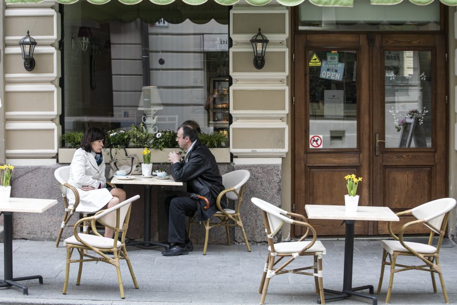 Kai kurios kavinės jau reikalauja galimybių pasų: be jų neleidžia valgyti net lauke