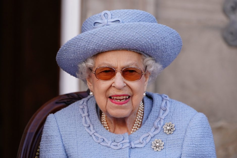 Karalienė Elžbieta II turės mažiau oficialių pareigų