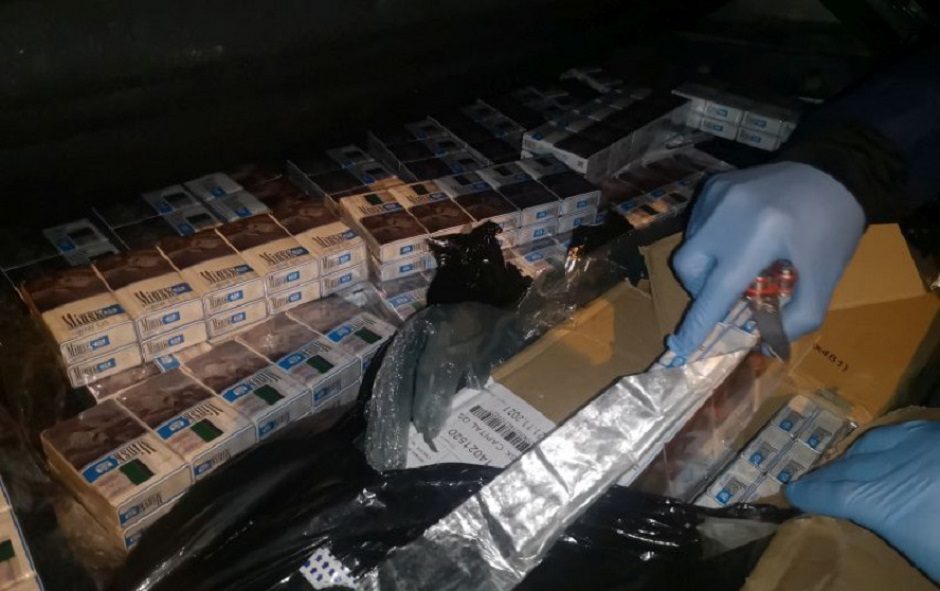 Tūkstančius eurų baudų sumokėjęs šiaulietis vėl įkliuvo su cigarečių kontrabanda