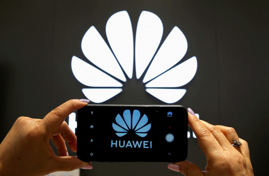 Turintys kiniškus telefonus turėtų suklusti: kinai renka informaciją ir dalijasi ja su žvalgybomis?