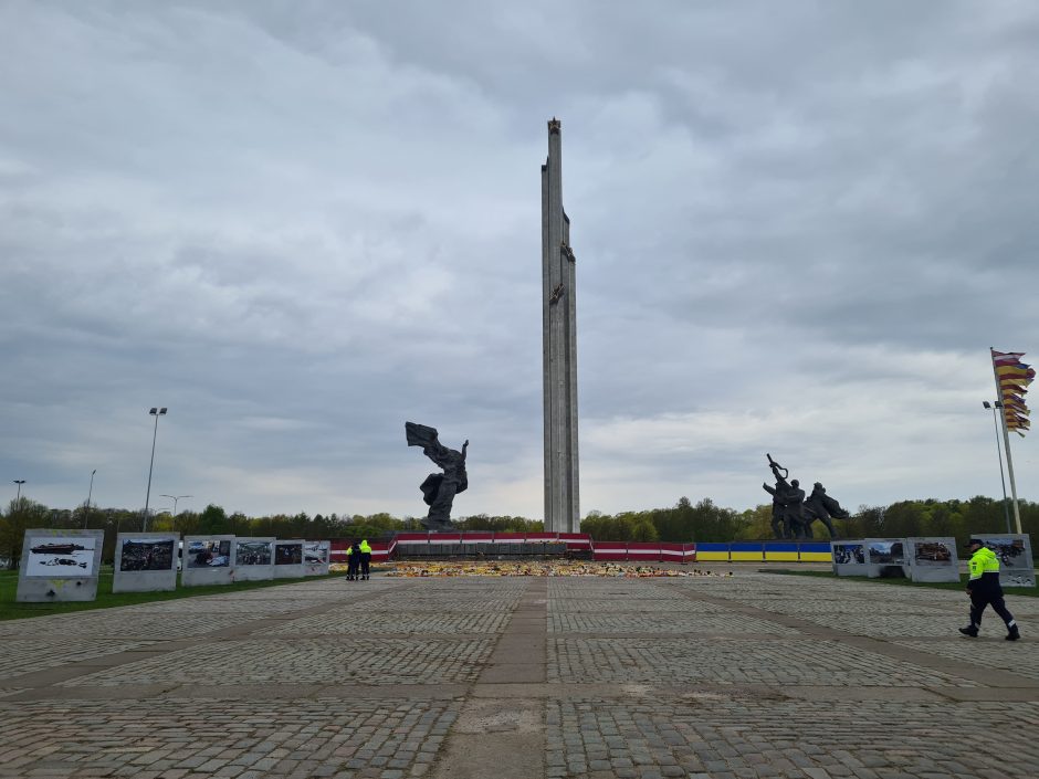 Latvija šalins dešimtis okupacinius režimus šlovinančių objektų