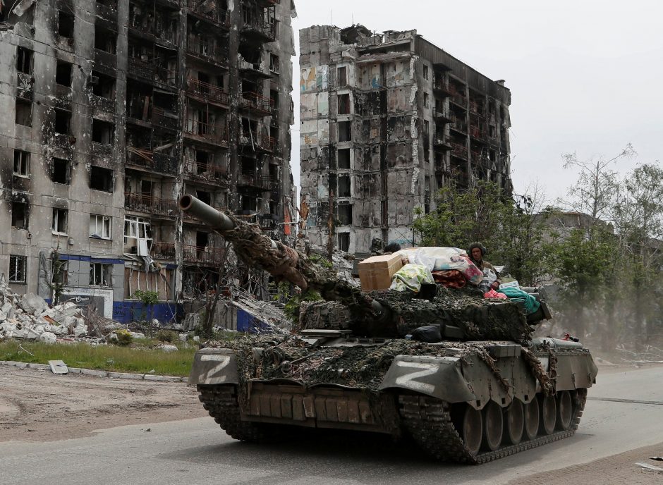 Pentagonas suskaičiavo apie tūkstantį Ukrainoje sunaikintų Rusijos tankų