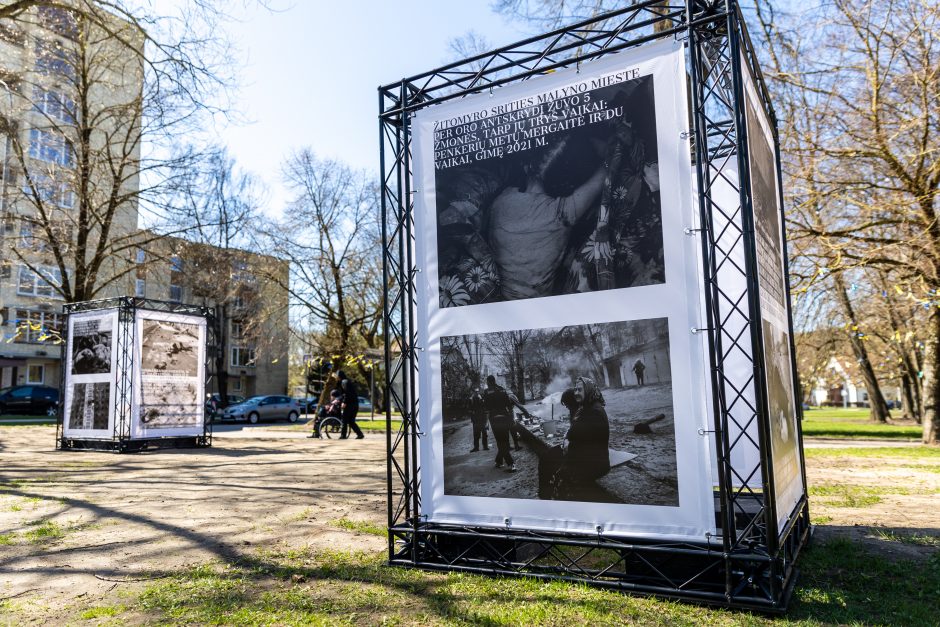 Prie Rusijos ambasados Vilniuje – protestas dėl seksualinio smurto Ukrainoje