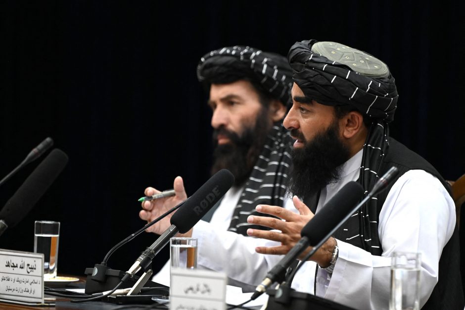 Talibano lyderis per retą pasirodymą ragina nesikišti į Afganistano reikalus