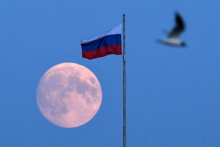 Europos kosmoso agentūra nutraukė bendradarbiavimą su rusų misijomis į Mėnulį