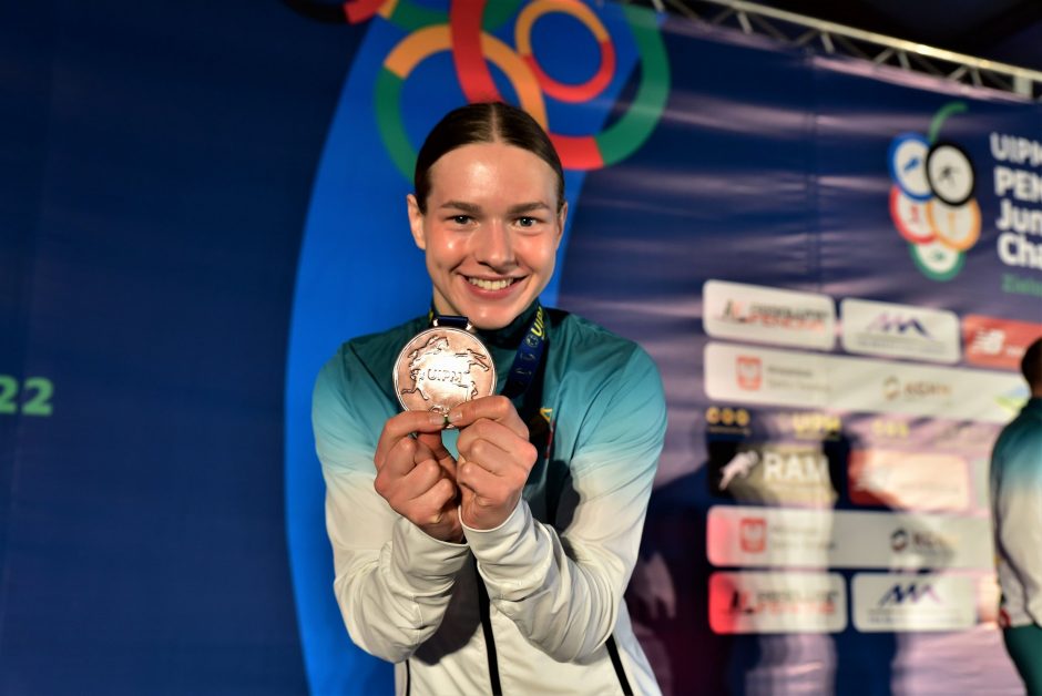 Šiuolaikinės penkiakovės pasaulio jaunimo čempionate – E. Adomaitytės bronza
