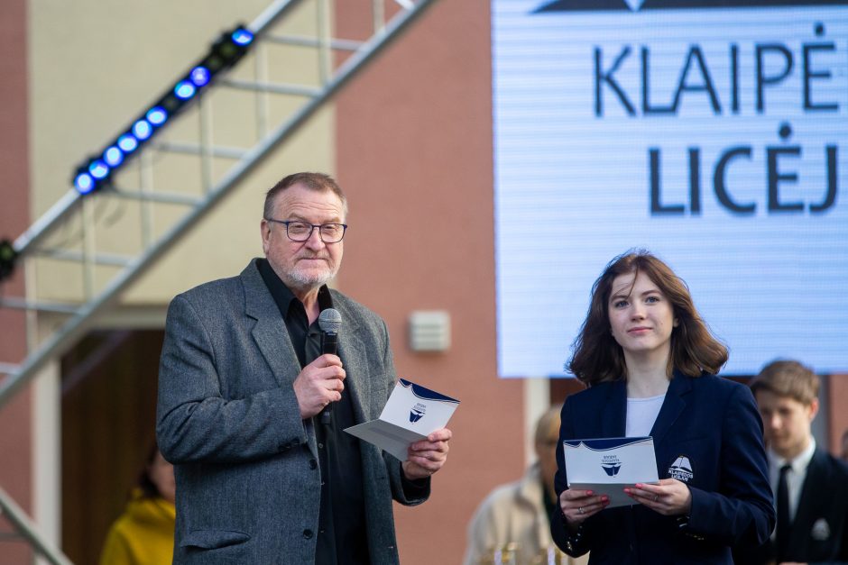 Klaipėdos licėjus mokiniams ir mokytojams įteikė net 243 apdovanojimus