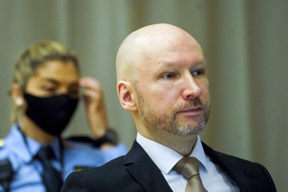 Prašo atmesti masines žudynes Norvegijoje surengusio A. Breiviko prašymą dėl lygtinio paleidimo