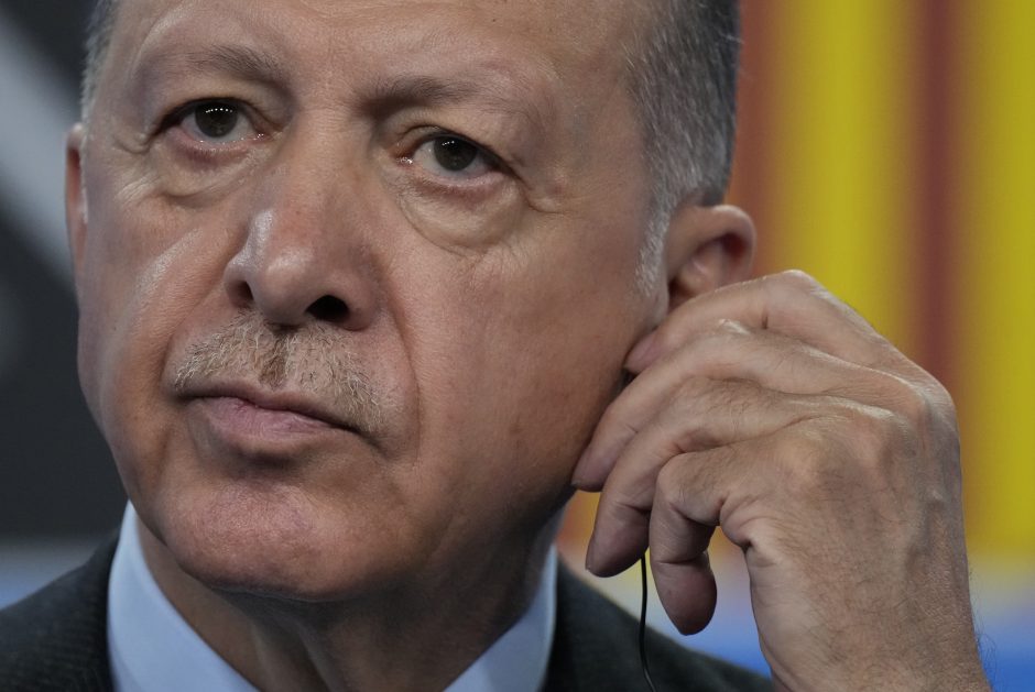 R. T. Erdoganas ragina suintensyvinti pastangas karui Ukrainoje užbaigti