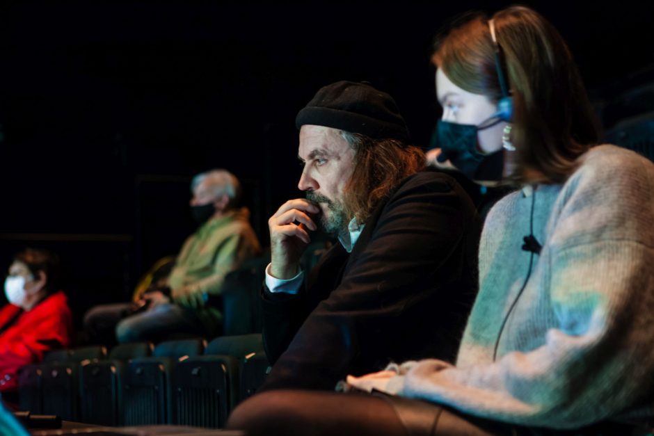 Spektaklis „Miegantys“ – pirmoji lietuviška distopija apie neraminančią ateitį