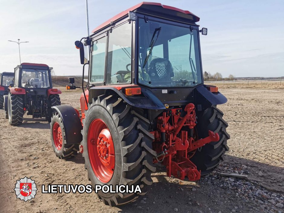 Širvintų rajone pavogti trys traktoriai: nuostolis – virš 56 tūkst. eurų
