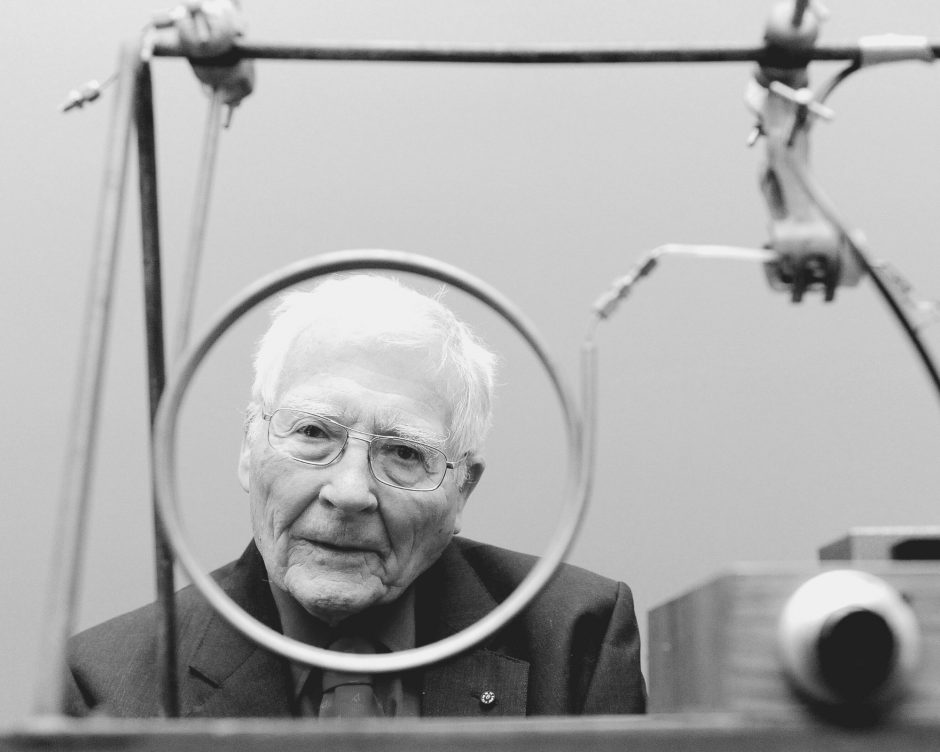 Gajos teorijos kūrėjas ir „klimato pranašas“ J. Lovelockas mirė būdamas 103 metų