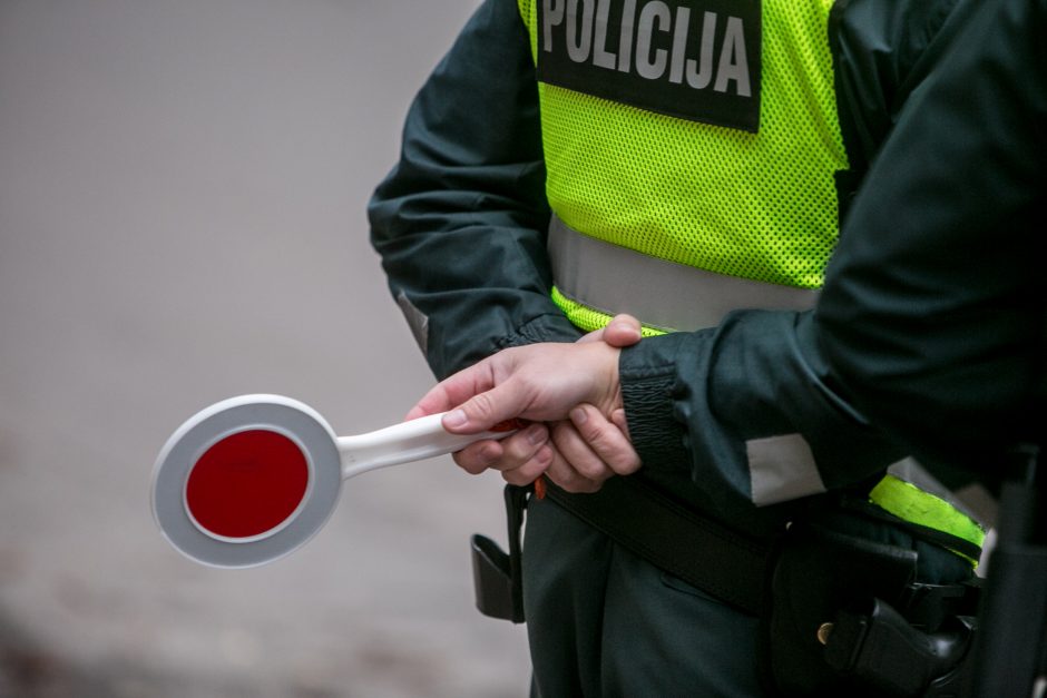 Rumunas Lietuvos policininkams pateikė suklastotą vairuotojo pažymėjimą