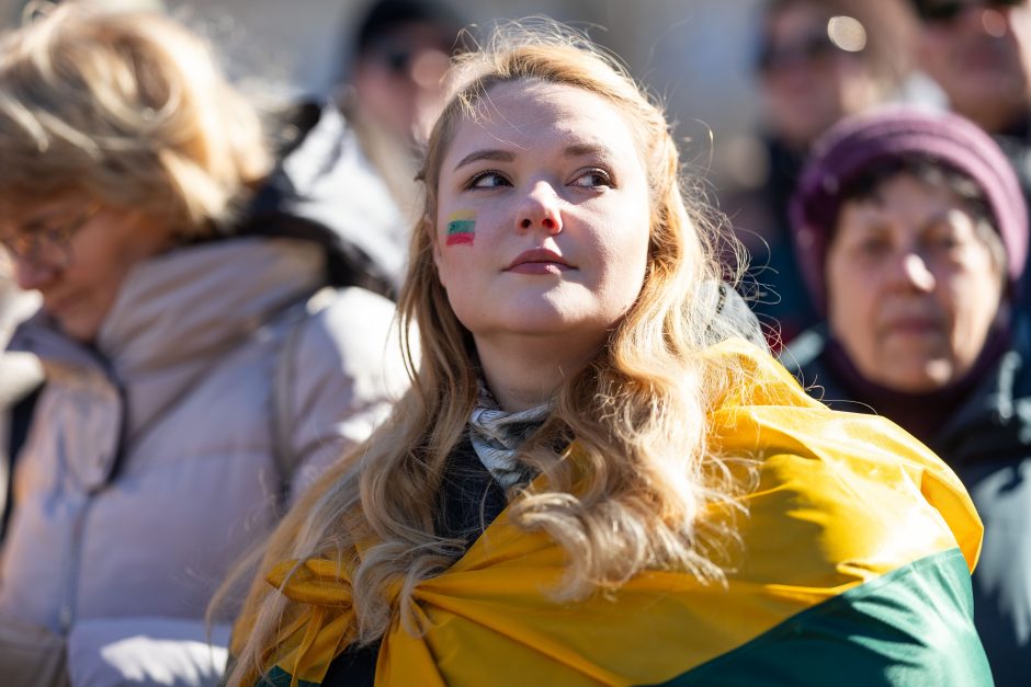 Šalies vadovai minint Kovo 11-ąją ragina nepasiduoti baimėms ir veikti drąsiai