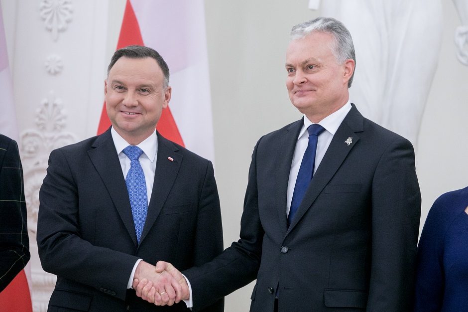 G. Nausėda sveikina Lenkijos sprendimą siųsti naikintuvus Ukrainai