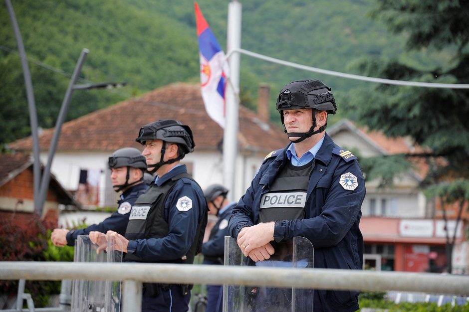Valstybės reaguoja į išaugusią Kosovo  įtampą su etniniais serbais