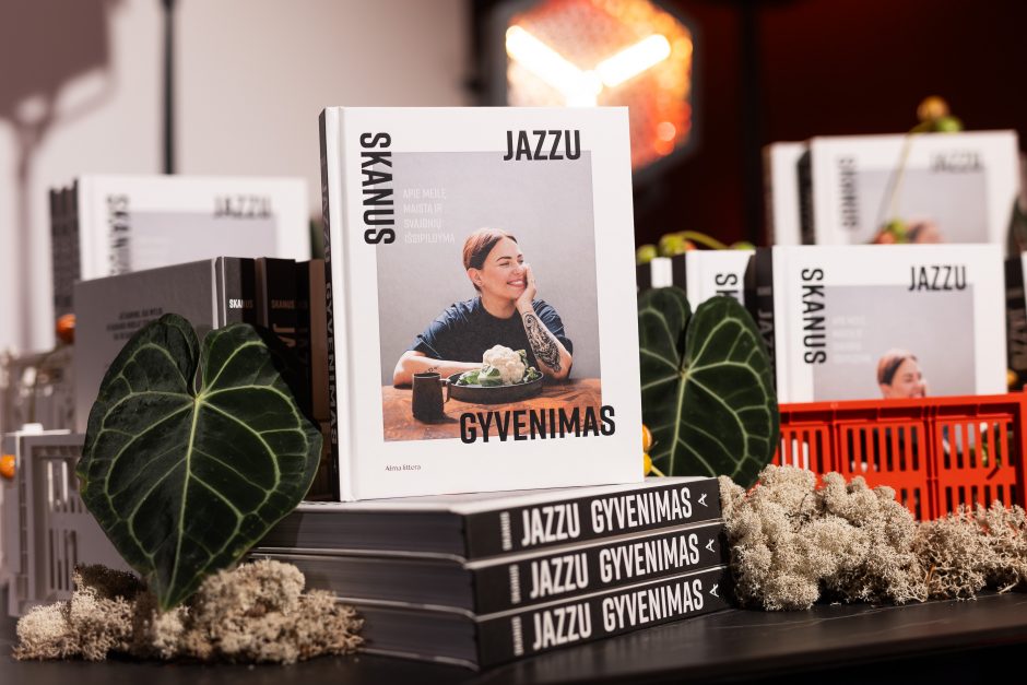 J. Arlauskaitė-Jazzu apie skanų ir spalvotą savo gyvenimą atvirai pasidalijo knygoje