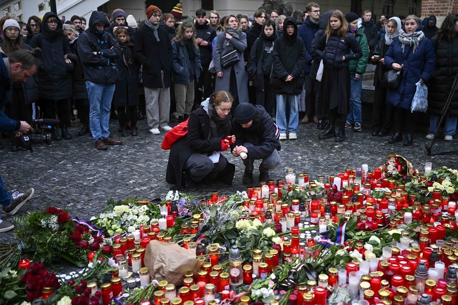 Tarp žmonių, sužeistų per šaudynes Prahos universitete, yra užsieniečių