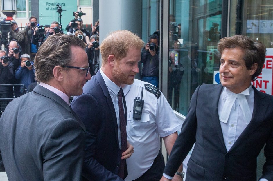 Princas Harry atvyko į Londono teismą liudyti prieš bulvarinių laikraščių leidėją