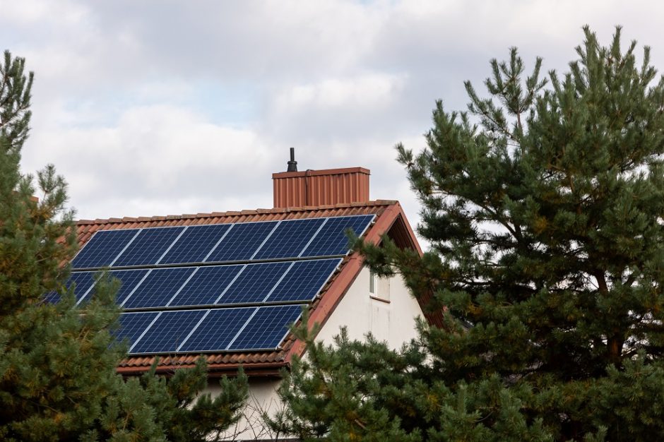 Lietuva pirmauja ES pagal leidimų saulės elektrinėms laiką