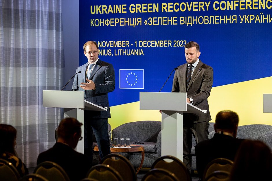 V. Sinkevičius: atstatant Ukrainą, jos ir ES įmonės turi stiprinti ryšius