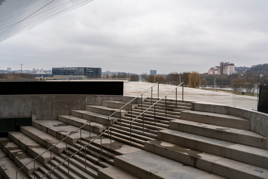 Nauja pasivaikščiojimų erdvė: „Mokslo salą“ jau galima apžvelgti nuo stogo