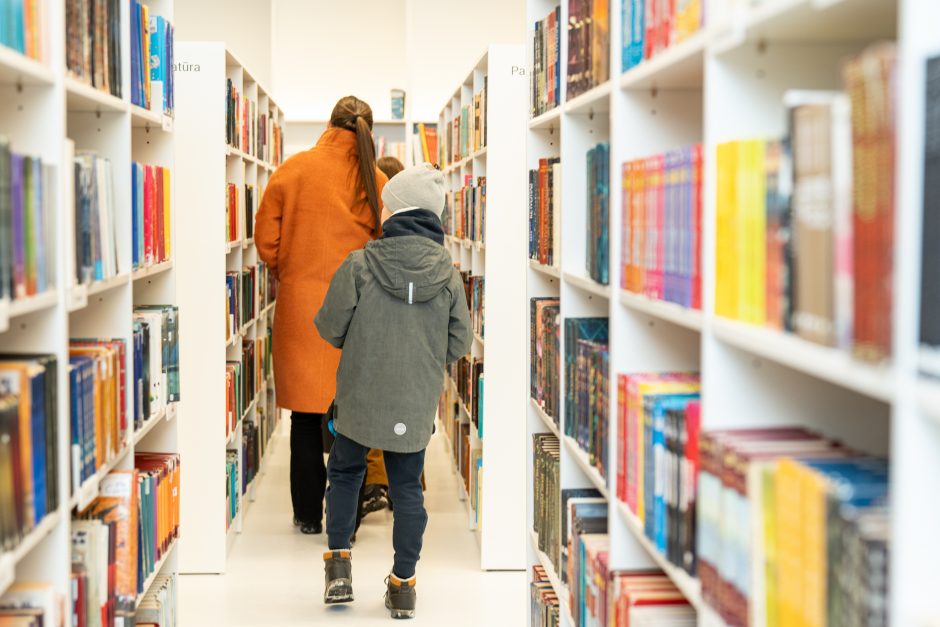Miestiečiai skuba aplankyti atsinaujinusią biblioteką: intrigavo ir „Gyvosios knygos“