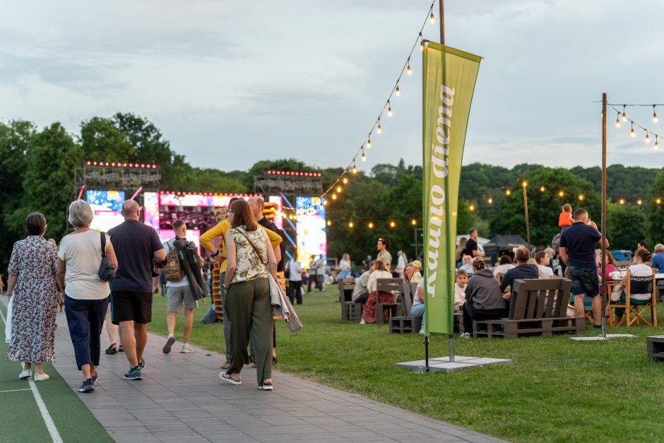 Santakos parke – rinktiniai hitai ir lazerių šou