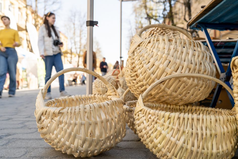 Ant prekystalių Laisvės alėjoje – nuo šokolado su grybais iki dizainerių suknelių