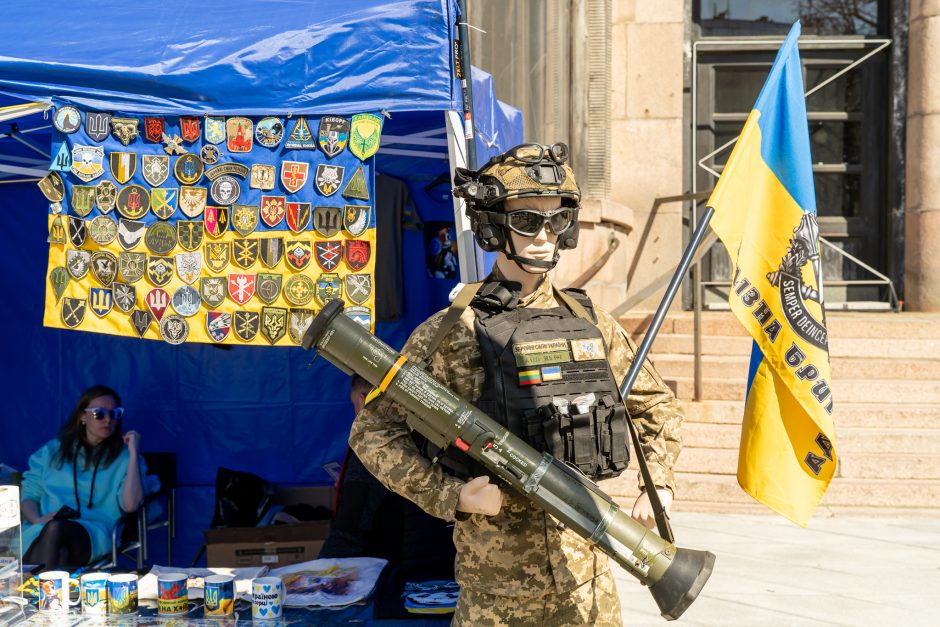 Ant prekystalių Laisvės alėjoje – nuo šokolado su grybais iki dizainerių suknelių