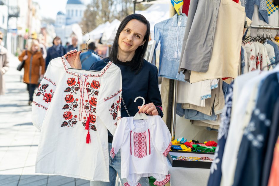 Ant prekystalių Laisvės alėjoje – nuo šokolado su grybais iki dizainerių suknelių