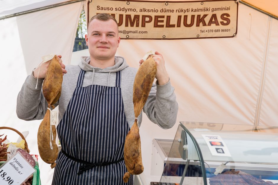 Ant prekystalių Laisvės alėjoje – nuo šokolado su grybais iki dizainerių suknelių